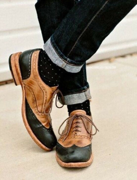 men wearing stylish oxford shoes